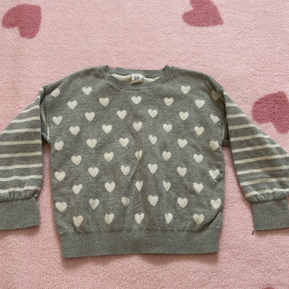 Gap sweater